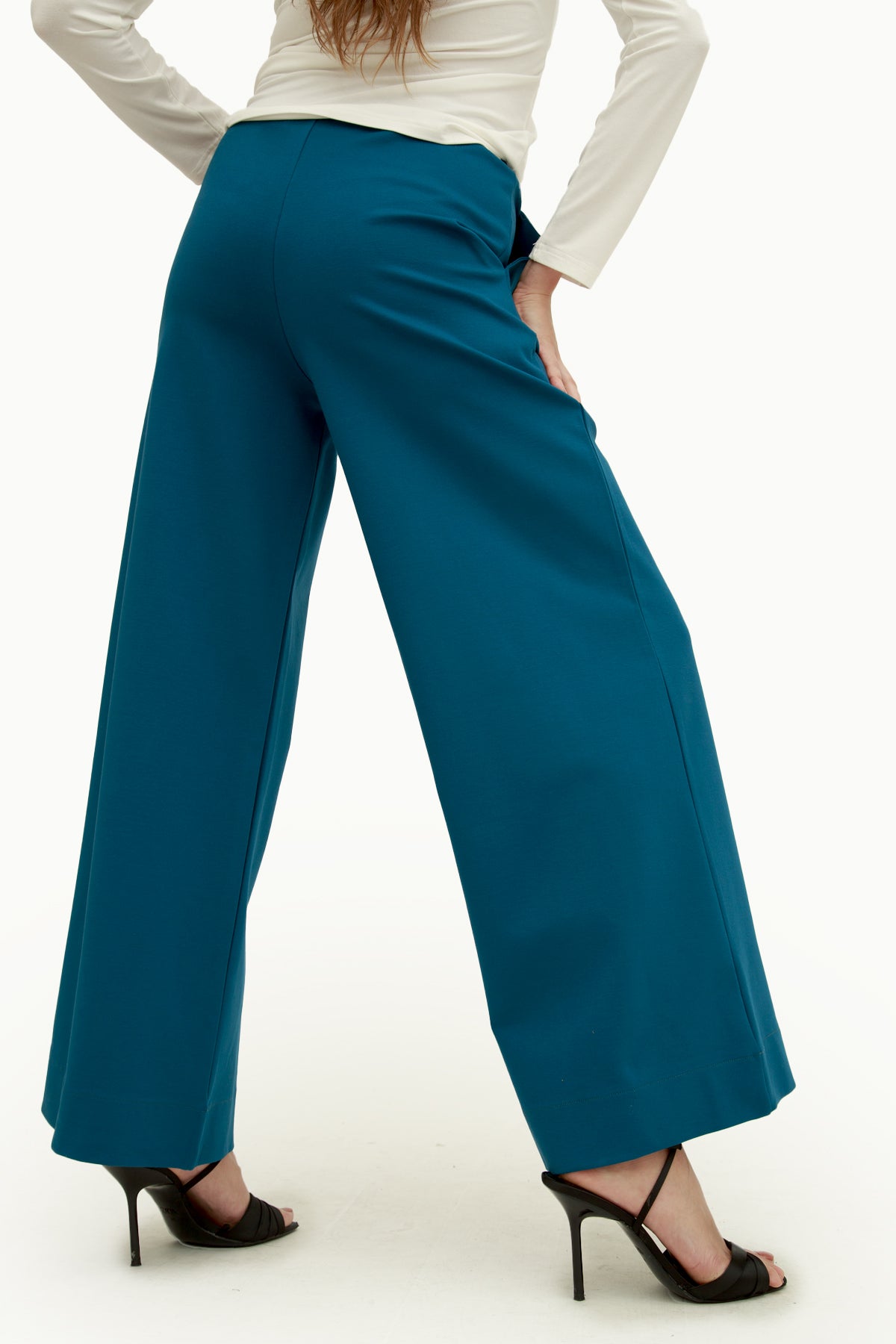 T-shirt manica lunga scollo v
