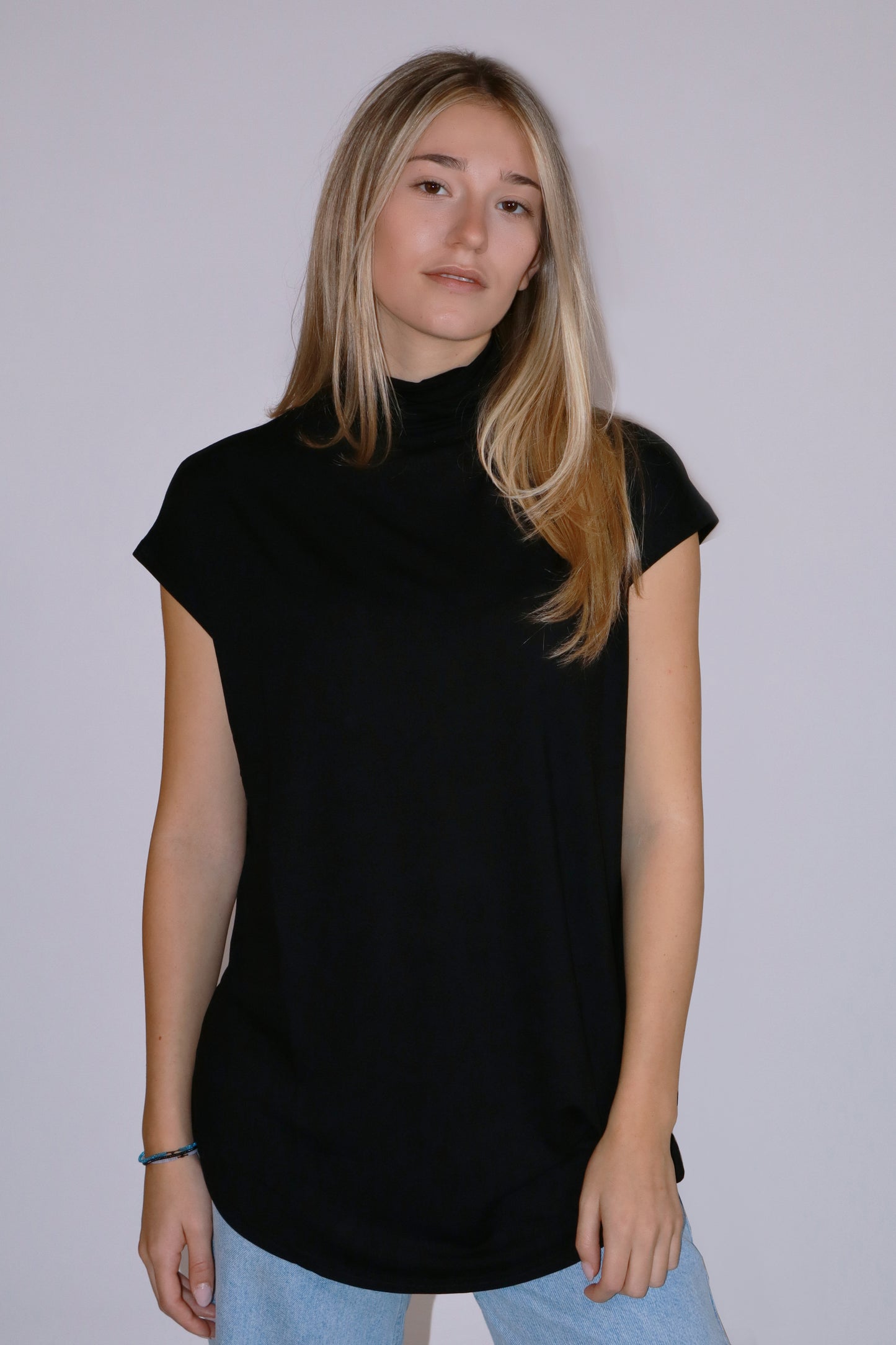 T-shirt s over smanica corta lanetta nera